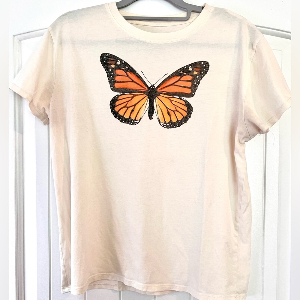 Kohl’s Fifth Sun cream lightweight t-shirt medium